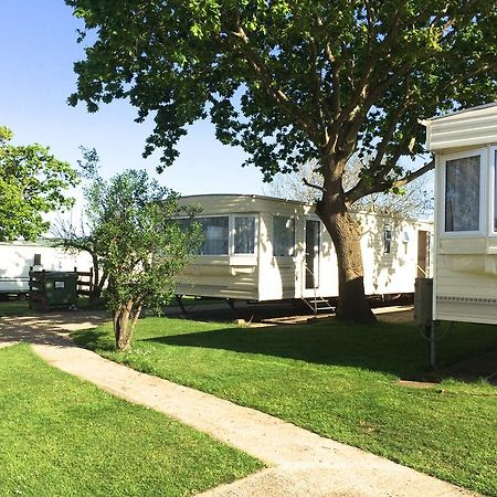 Orchards Holiday Park Cowes  Exterior photo