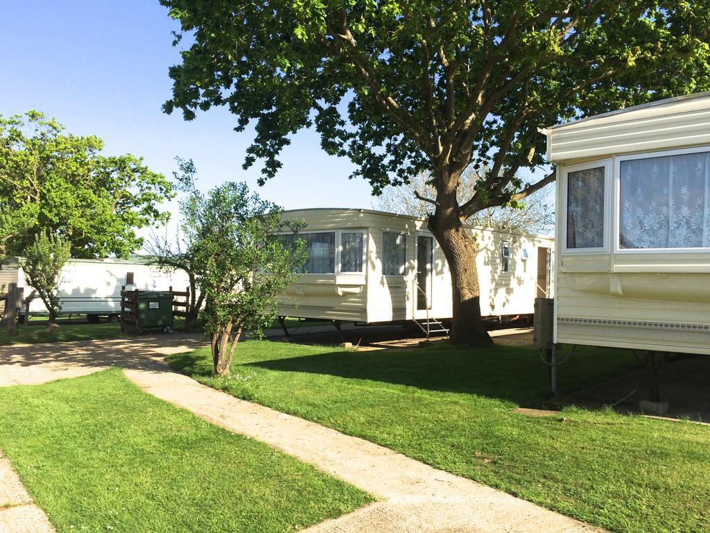 Orchards Holiday Park Cowes  Exterior photo